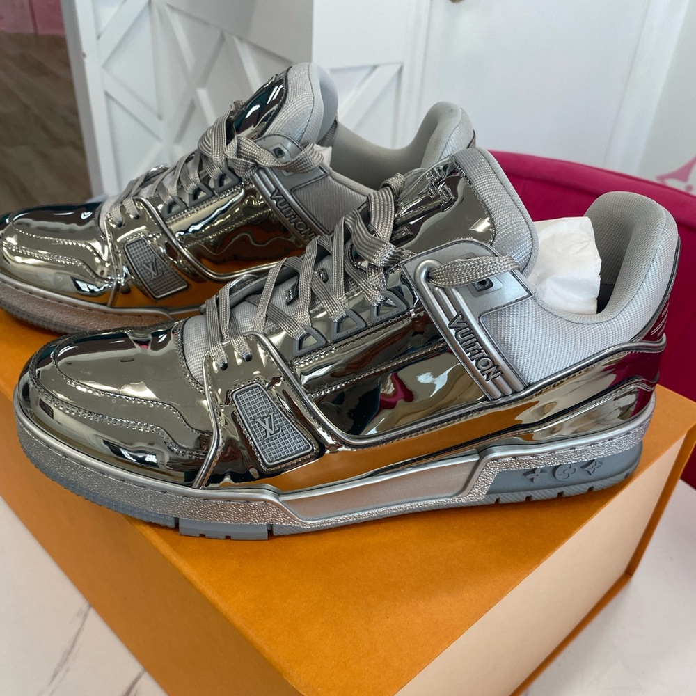 Louis Vuitton Trainer Sneaker SS22 - Size LV 8.5 Silver/Mirror.